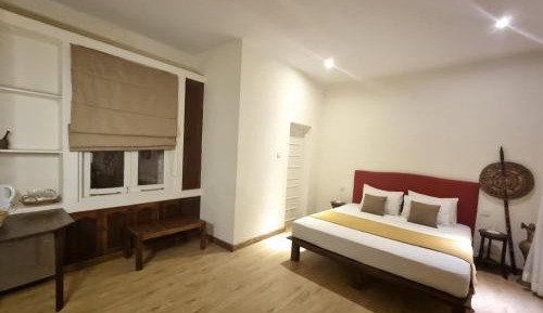 Deluxe Queen Room