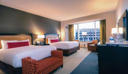 Luxury Queen Room