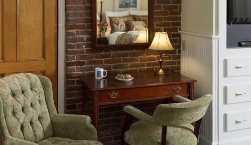 King Room with Partial Harbor View