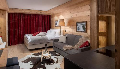 Superior Deluxe Double or Twin Room 
