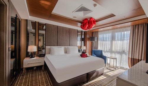Executive Suite - Non-Smoking