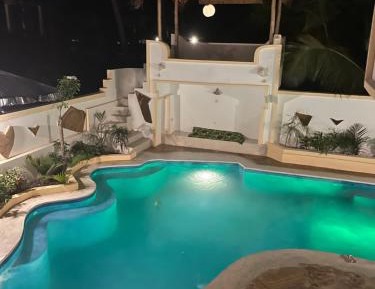 Apartment with Pool View 