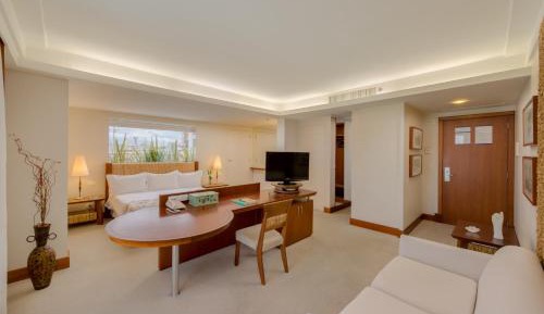 King Suite with Spa Bath
