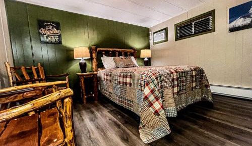 Standard Queen Room