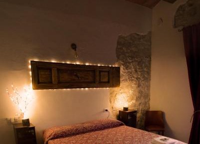 Deluxe Double Room (2 Adults + 1 Child)