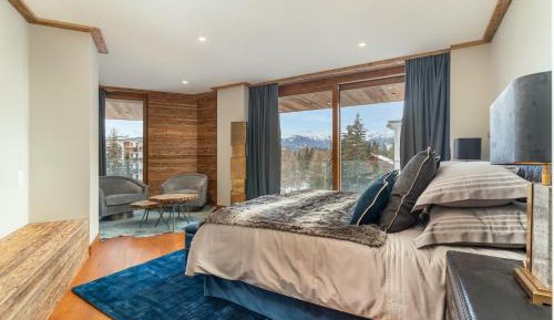 Three-Bedroom Deluxe Apartment
