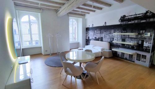 Grand Deluxe Apartment