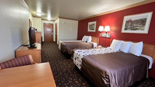 Queen Room with Two Queen Beds