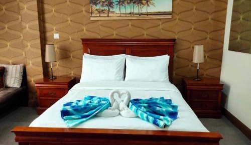 Deluxe Queen Room