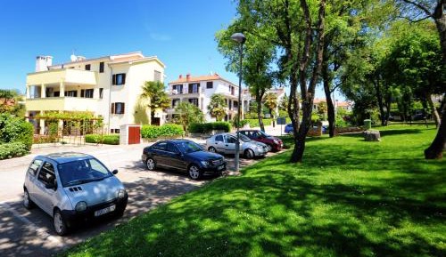 Three-Bedroom Apartment with Balcony