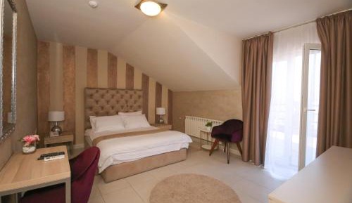 Deluxe Double Room with Bath