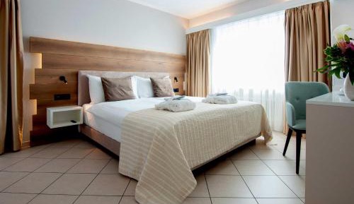 Deluxe Double with Balcony, Lake View and Jacuzzi
