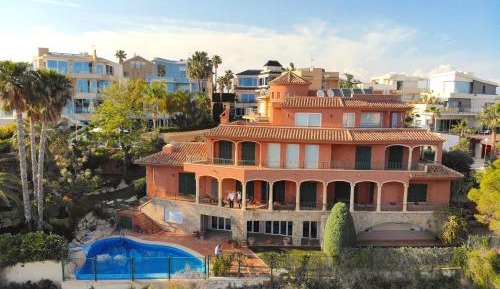 Deluxe Villa