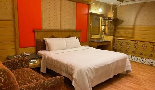 Queen Room