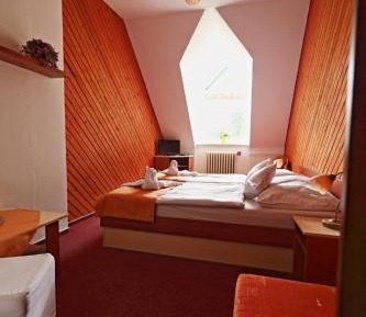 Deluxe Double or Twin Room With Extra Bed