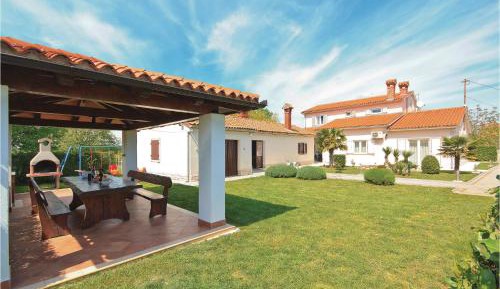 Three-Bedroom Holiday Home 