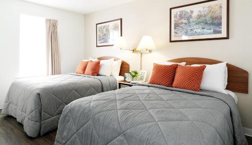 Queen Studio with Two Queen Beds - Non-Smoking