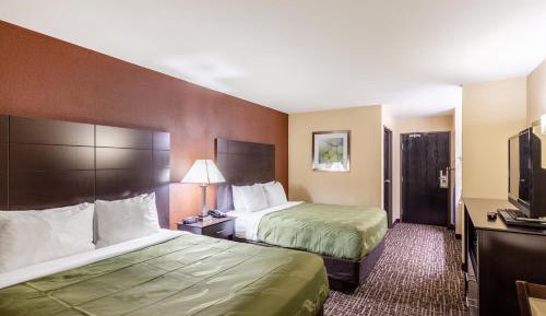 Queen Room with Two Queen Beds - Non-Smoking
