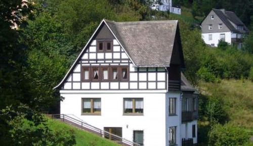 Eight-Bedroom Holiday Home