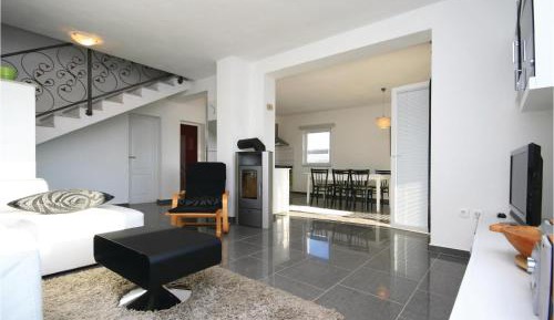 Five-Bedroom Holiday Home