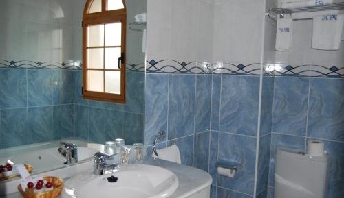 Twin Room with 1 Extra Bed