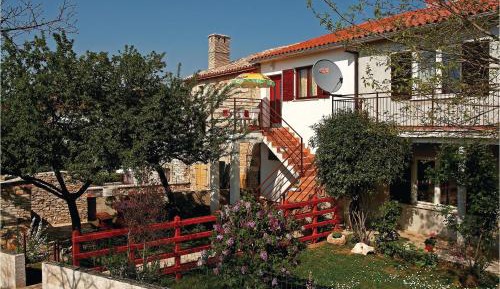 One-Bedroom Holiday Home