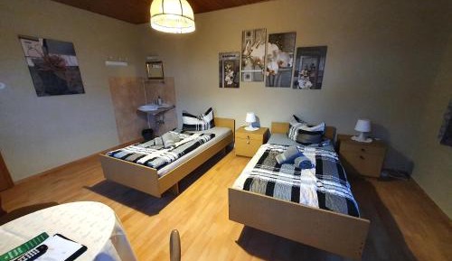Standard Twin Room with Shared Bathroom