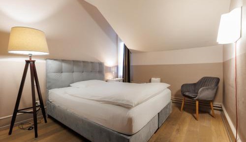 Tiny Room 
