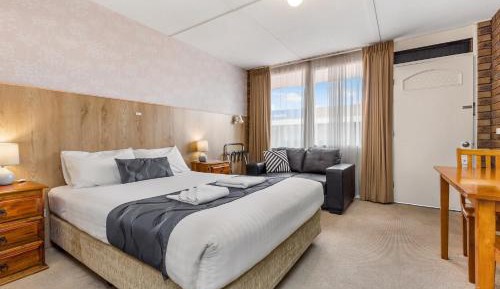 Standard Queen Room