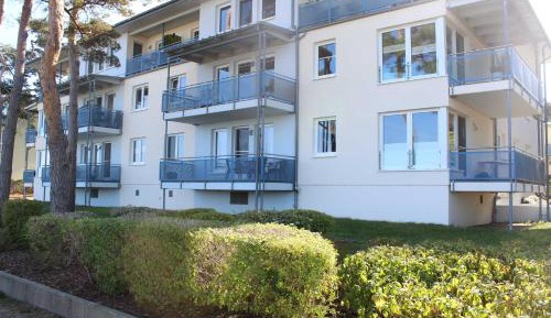 One-Bedroom Apartment with Balcony
