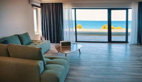 Deluxe Suite with Sea View