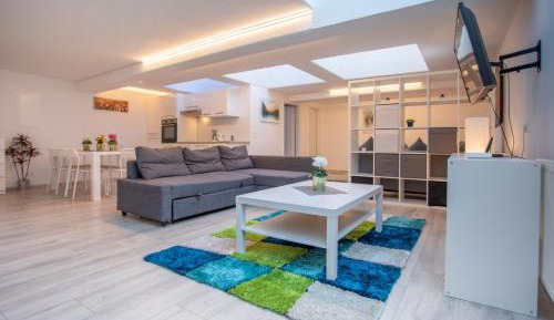 Apartment with Garden View