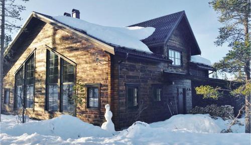 Four-Bedroom Holiday Home