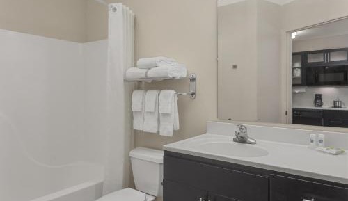 One Bedroom Suite with One Queen Bed