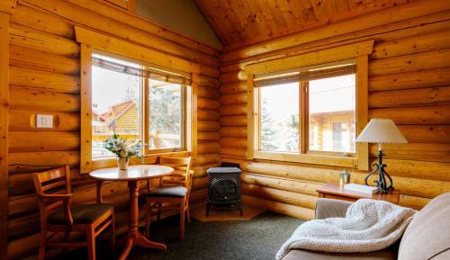 Deluxe Log Cabin
