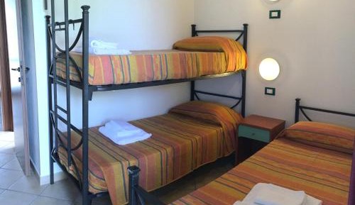 Two-Bedroom Suite (6 Adults) - Split Level