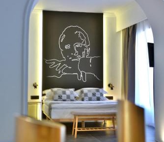 Deluxe Suite with Spa Bath