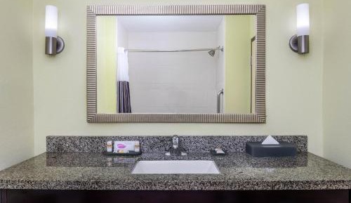 Deluxe Queen Room with Two Queen Beds