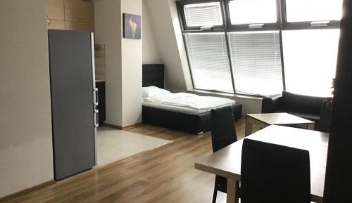 Deluxe Studio