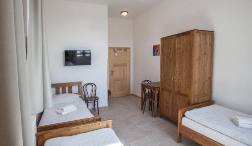 Basic Triple Room with Shared Bathroom
