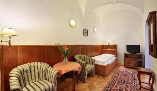 Classic Twin Room