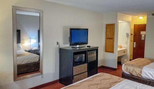 Queen Room with Two Queen Beds - Non-Smoking
