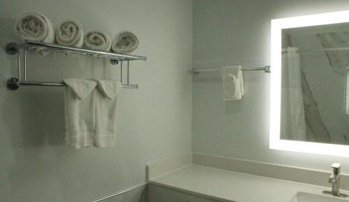 King Room - Disability Access - Non-Smoking