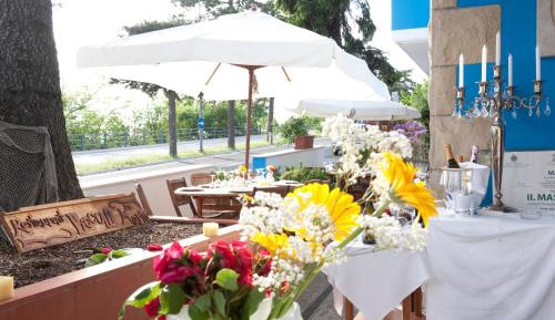 Double Room (1 Adult)