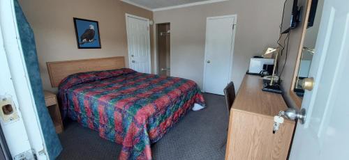 Standard Room one queen Bed