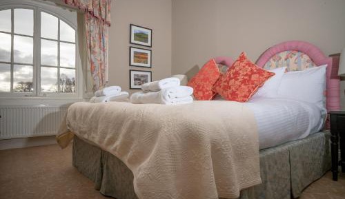 Superior Deluxe Double or Twin Room 