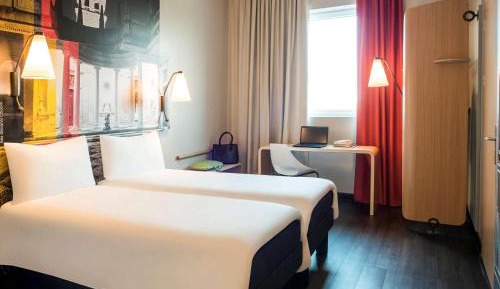 Standard Room with Two Single Beds