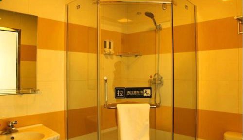 Comfortable Twin Room