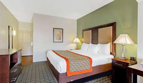 King Room - Mobility Access/Non-Smoking