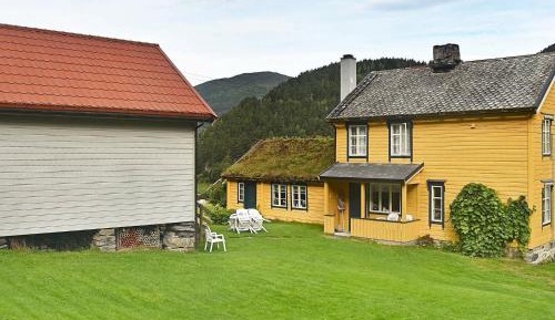 Four-Bedroom Holiday Home